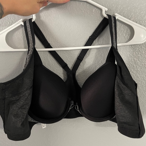 Victoria’s Secret Sports Bra - Picture 3 of 4